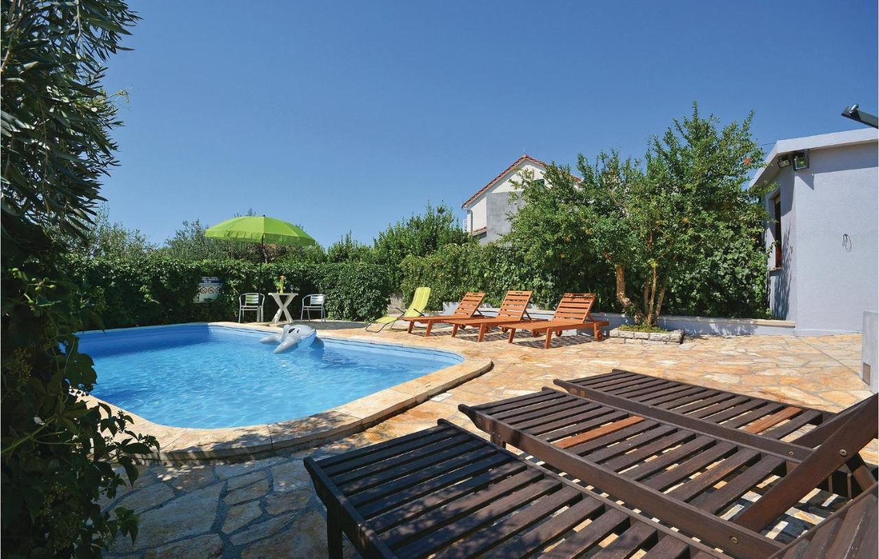 1 Bedroom Nice Apartment In Kastel Sucurac Kastela Exterior photo